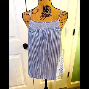 🌼 NWOT Old Navy Adorable  Top Size Small 💐